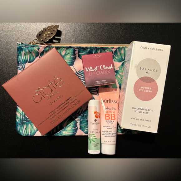 MakeUp Bundle - Picture 1 of 14